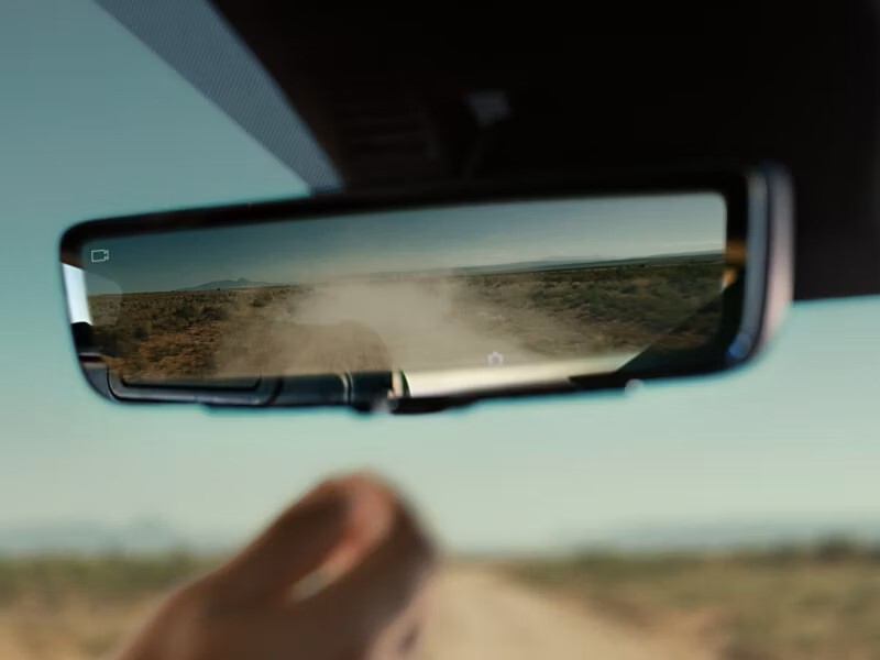 Цифровое зеркало Hyundai Santa Fe — безопасность и обзор в темноте