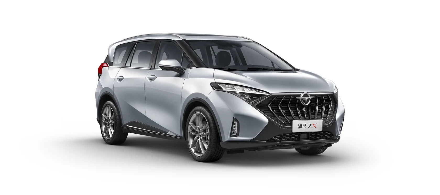 Haima 7X Wave Light Silver — серебристый минивэн для семьи.